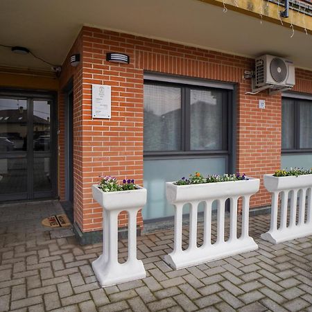 Gelsomino Suite Leonardo Academy, Mxp & Laghi Sesto Calende Zewnętrze zdjęcie